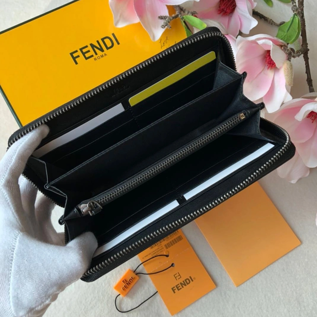 Fendi AAA Man Wallets Comfortable 5617