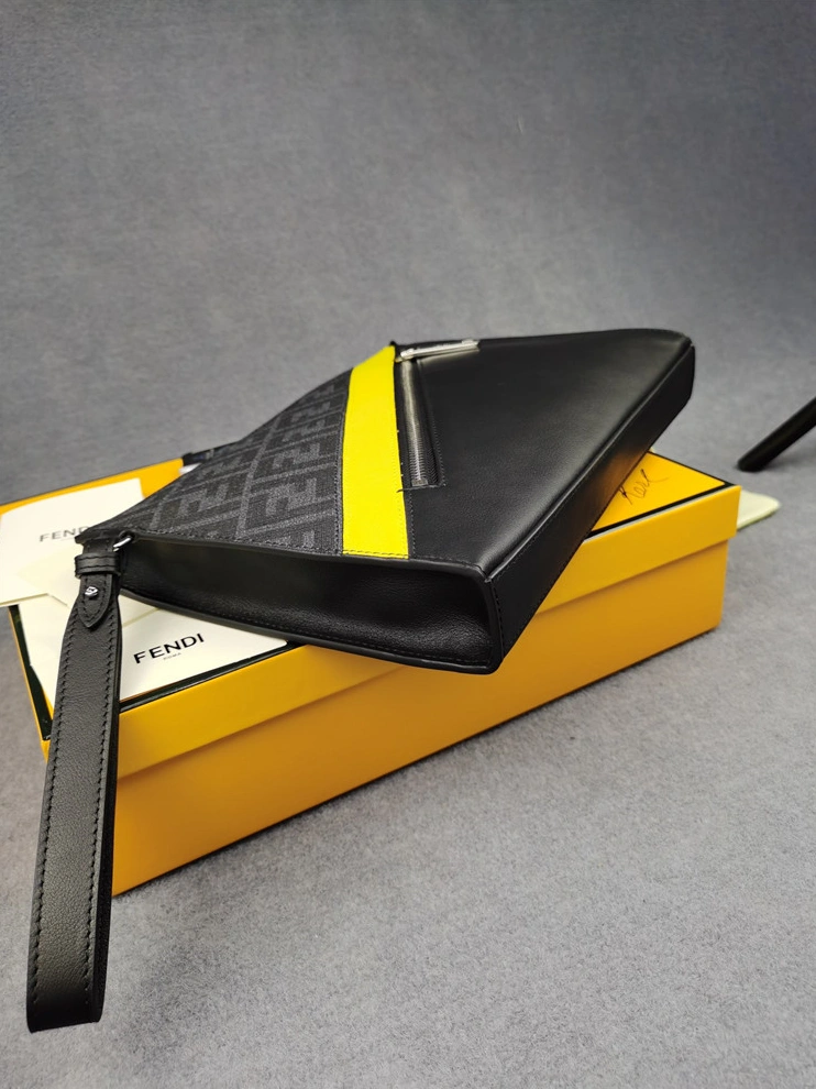 Fendi AAA Man Wallets Comfortable 7331