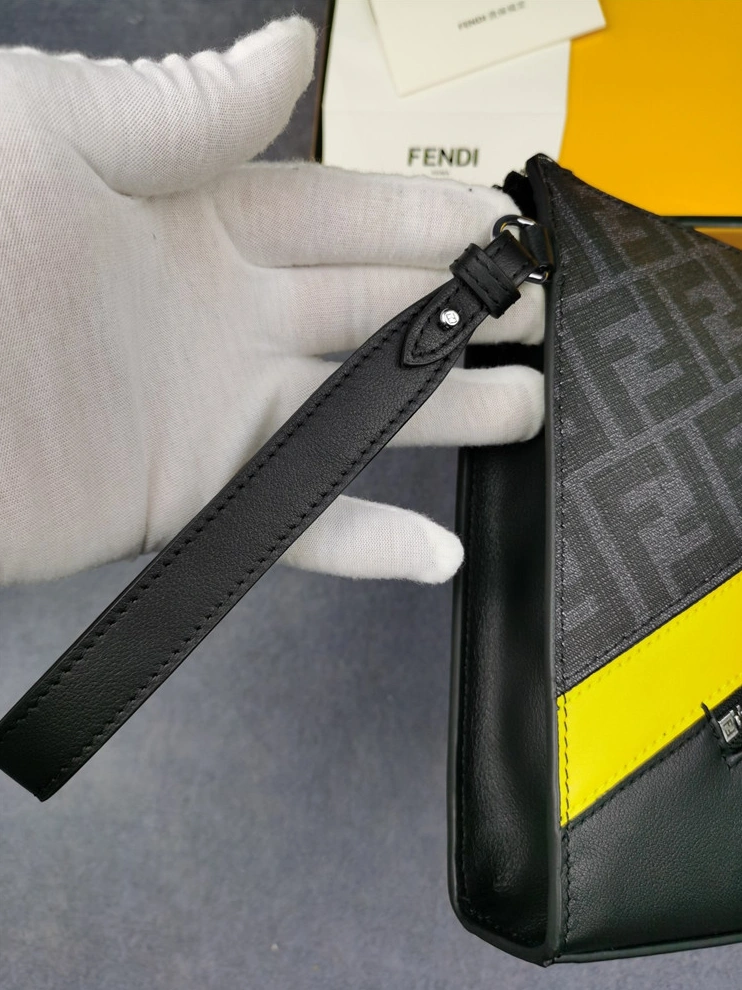 Fendi AAA Man Wallets Comfortable 7331