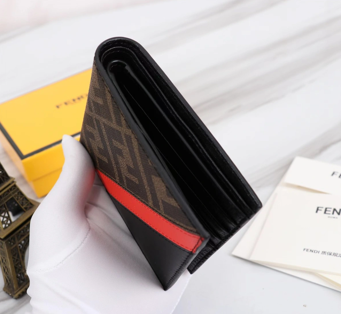 Fendi AAA Man Wallets Comfortable 9342