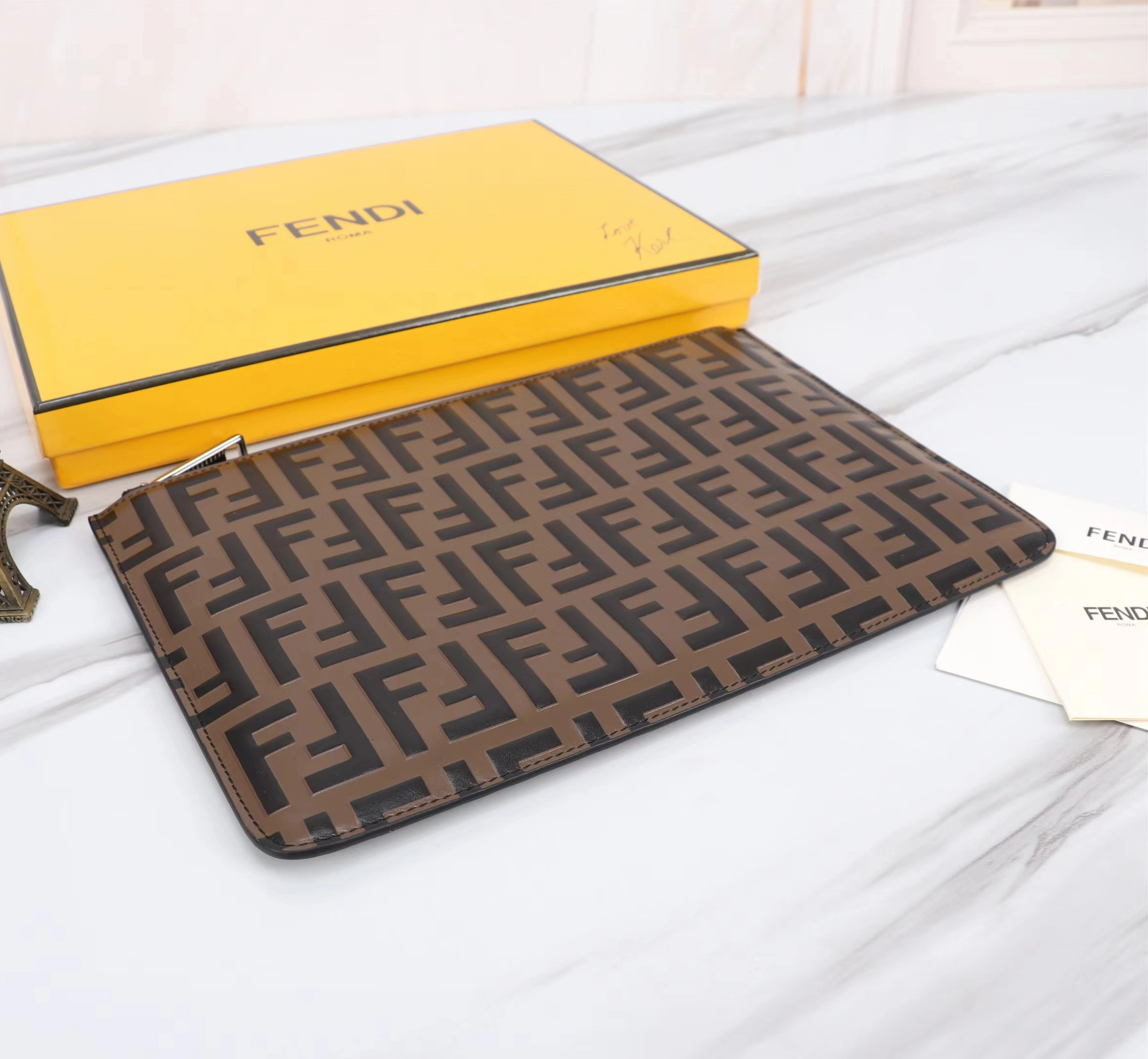Fendi AAA Man Wallets Compact 8607