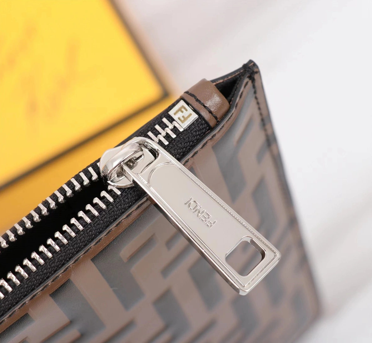 Fendi AAA Man Wallets Compact 8607