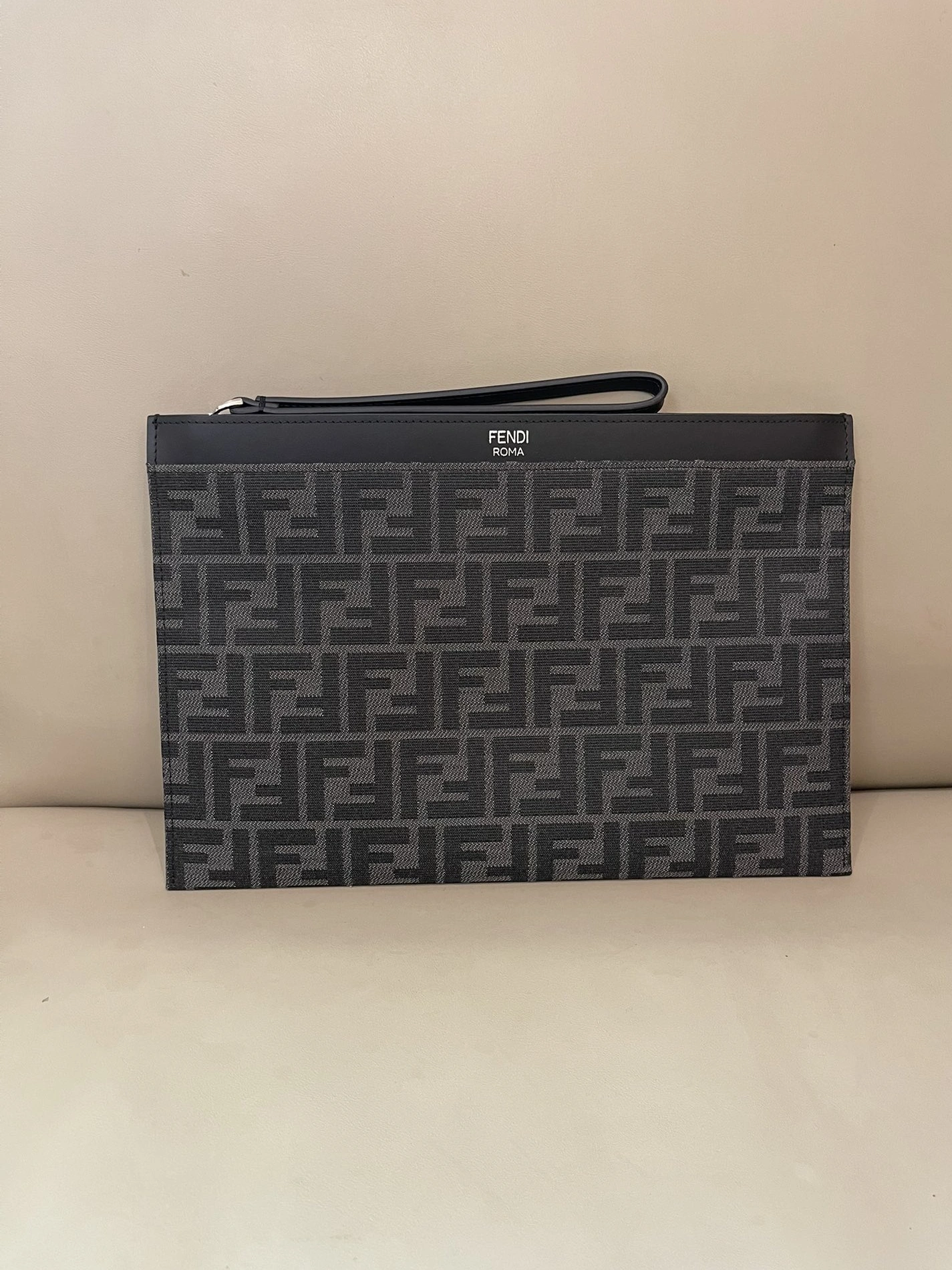 Fendi AAA Man Wallets Durable 8437