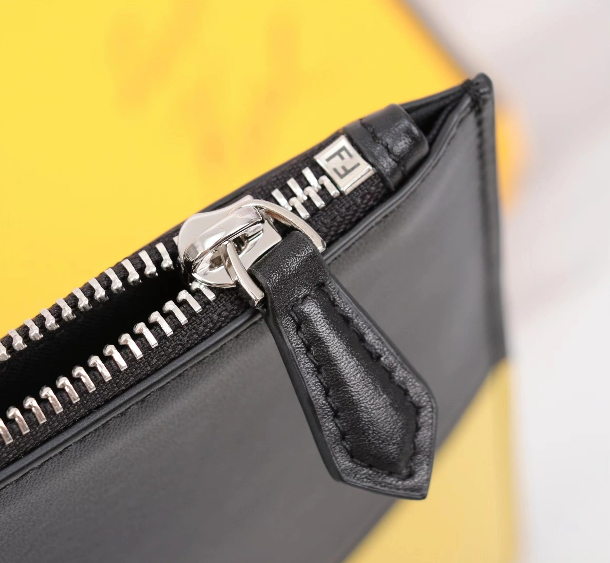 Fendi AAA Man Wallets Efficient 6993