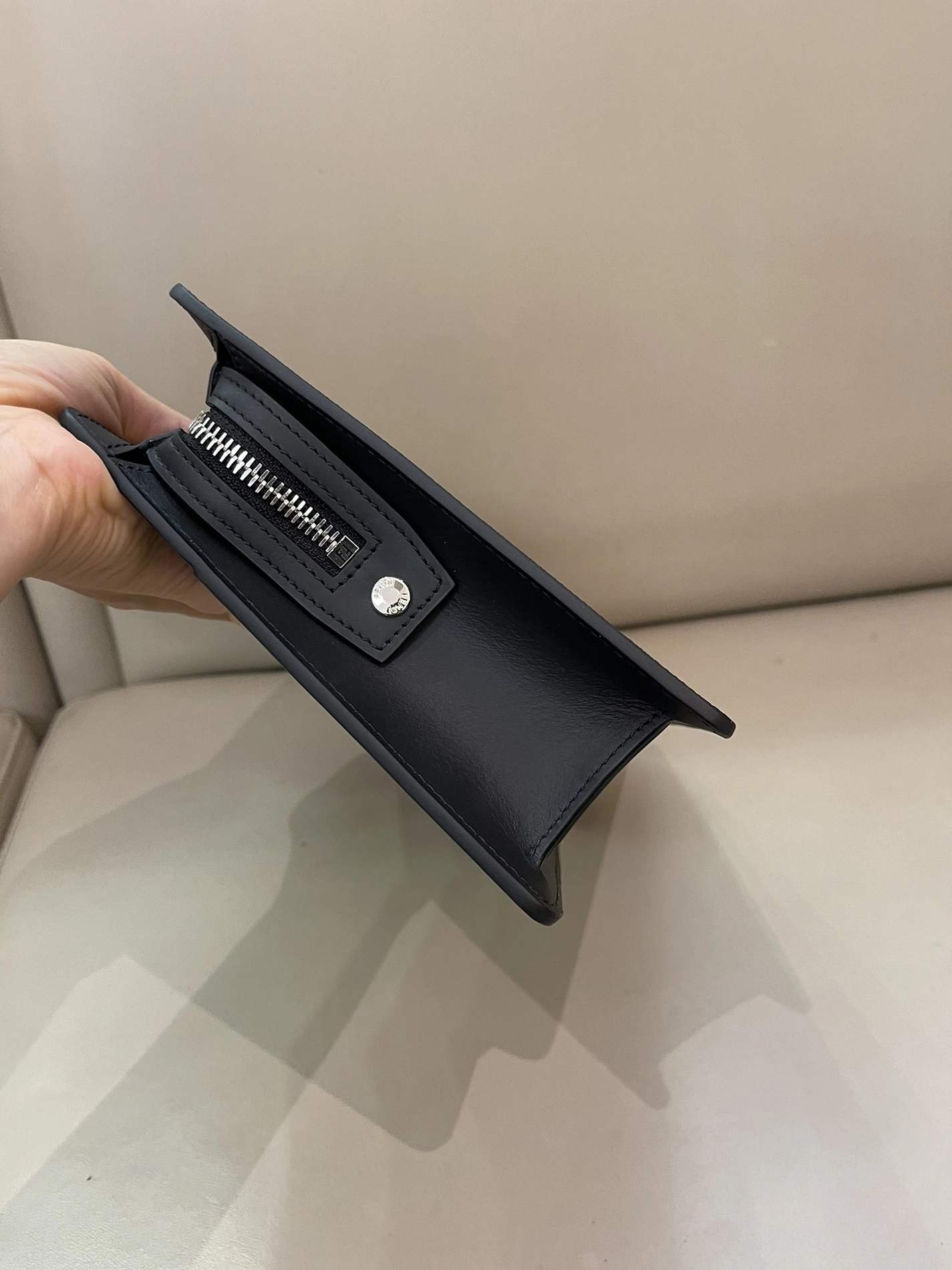 Fendi AAA Man Wallets Fashionable 489