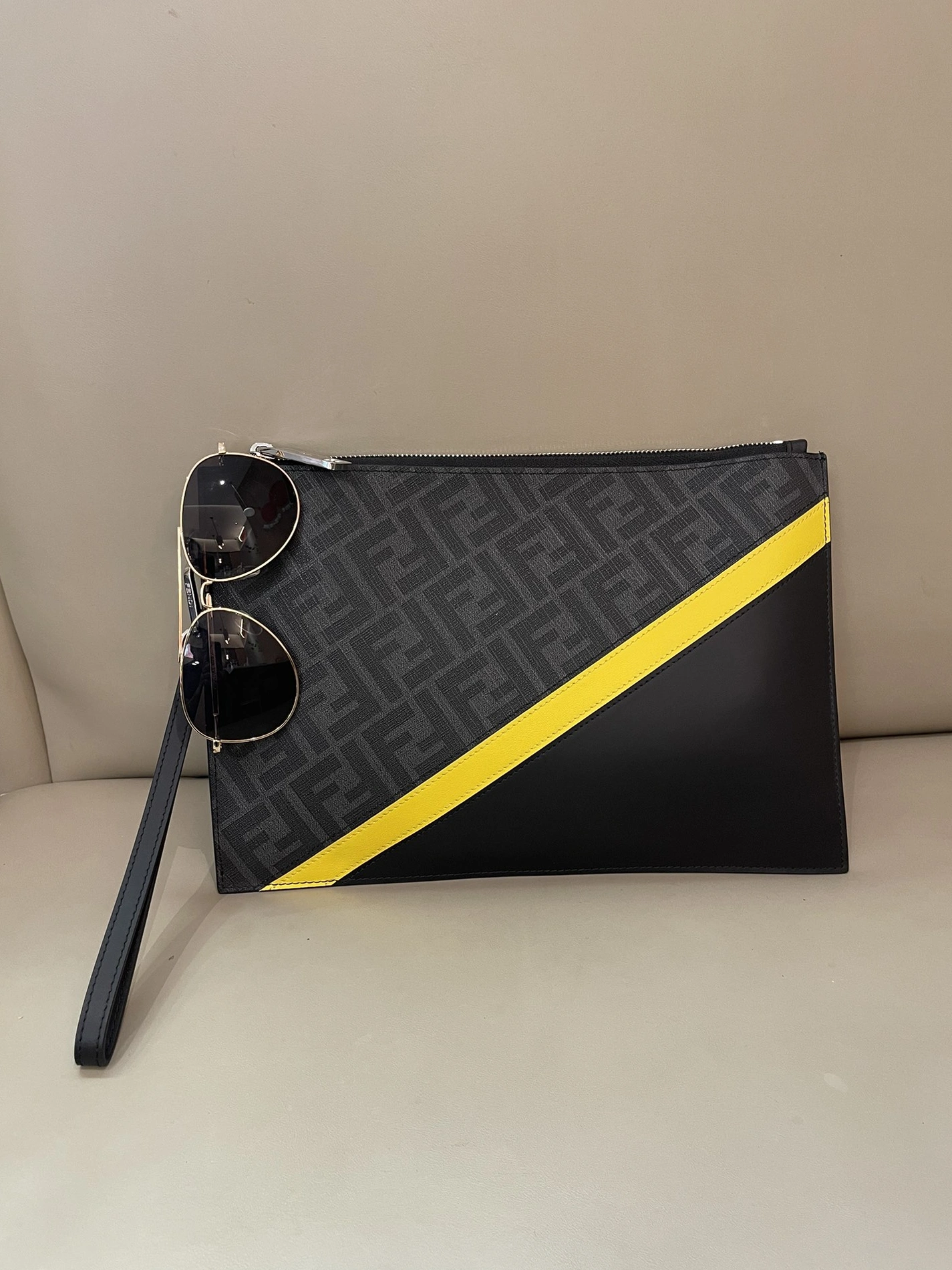 Fendi AAA Man Wallets Functional 2543