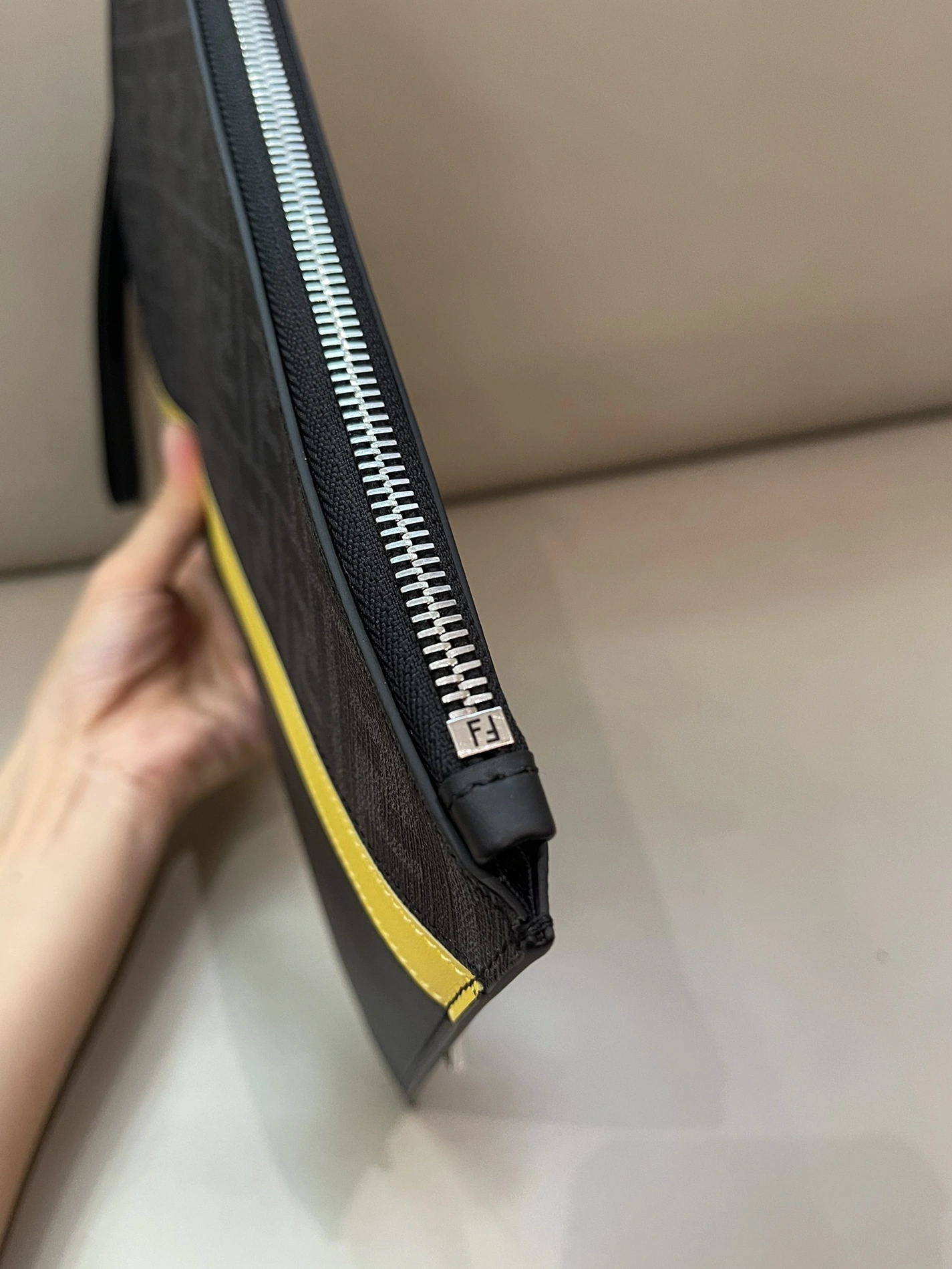 Fendi AAA Man Wallets Functional 2543