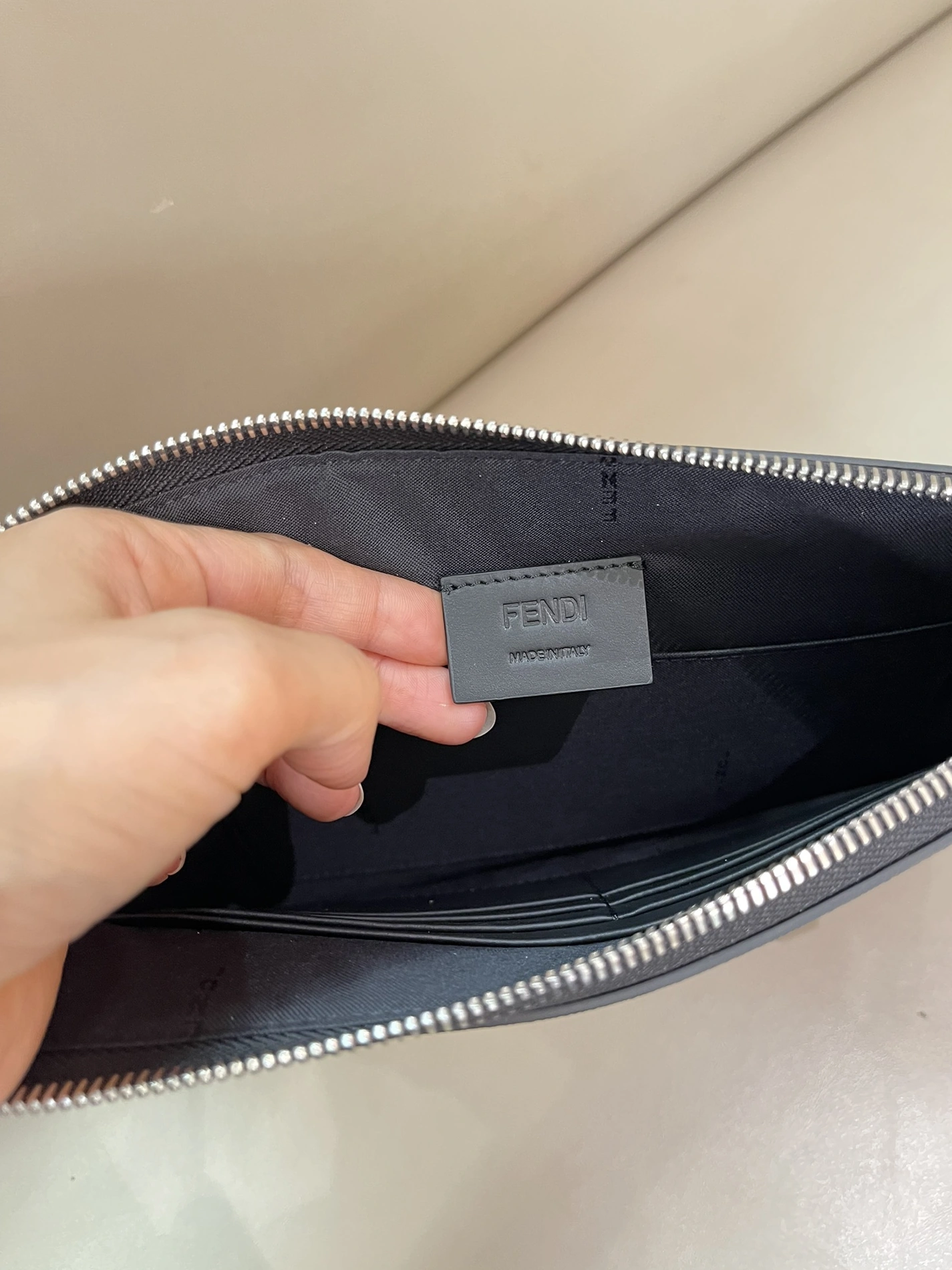 Fendi AAA Man Wallets Functional 2543