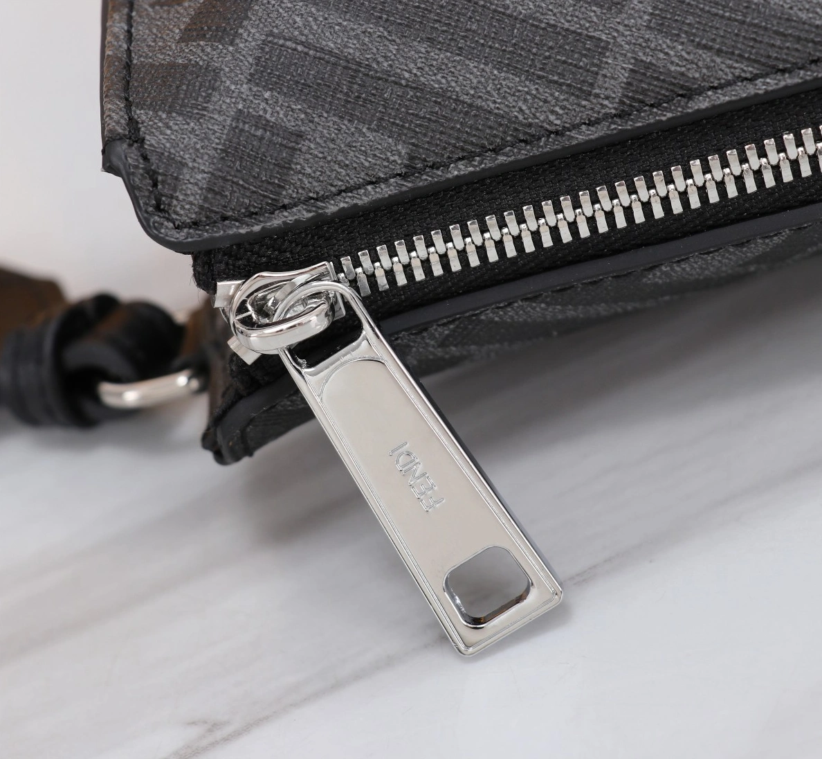 Fendi AAA Man Wallets Functional 4352