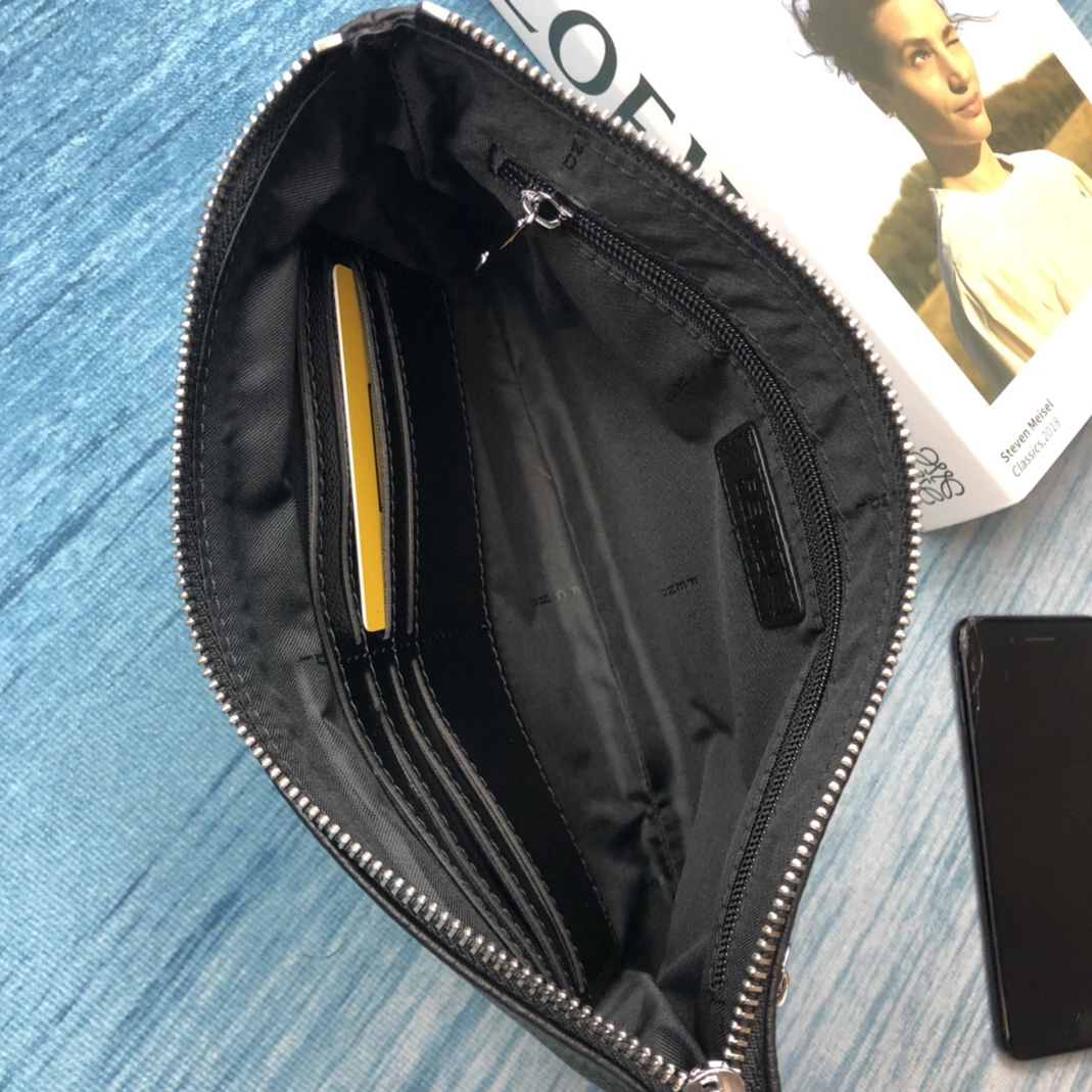Fendi AAA Man Wallets Functional 8830