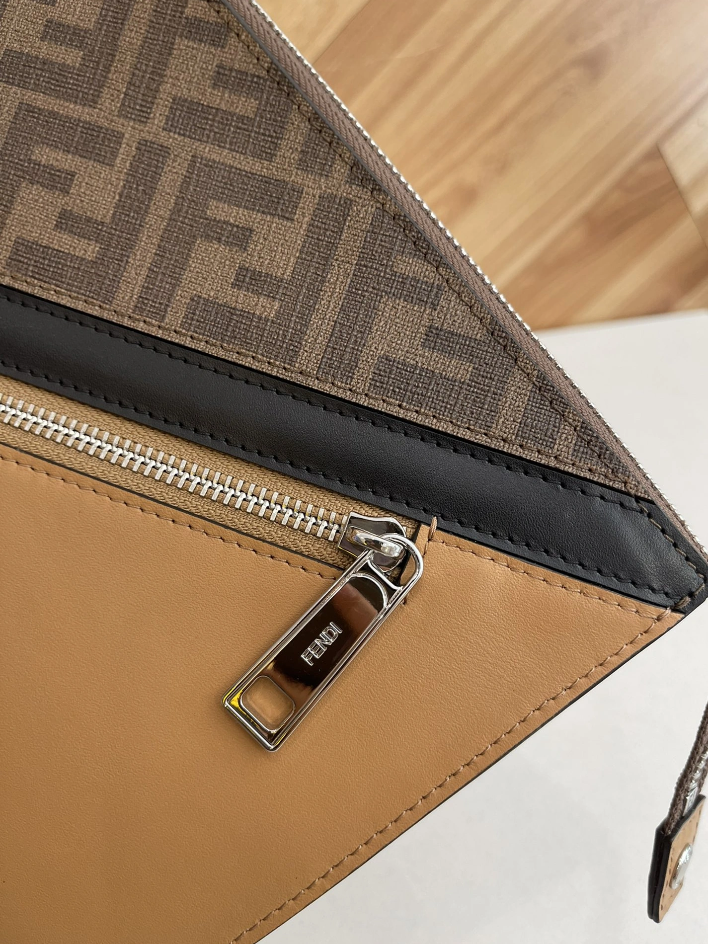 Fendi AAA Man Wallets Modern 8911