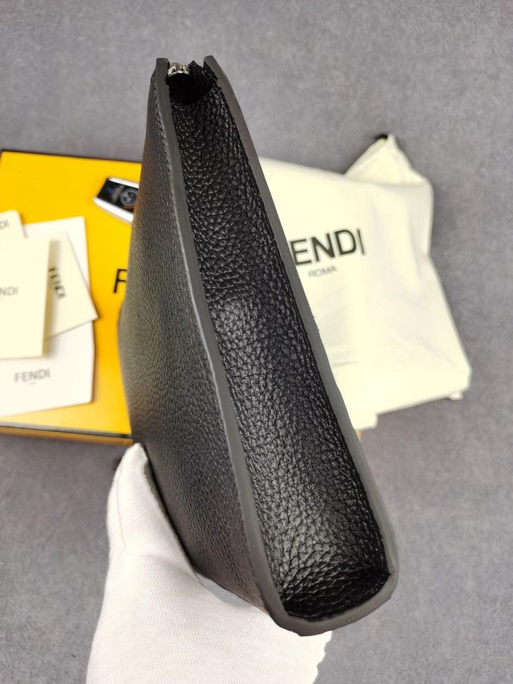 Fendi AAA Man Wallets ModernLook 5667