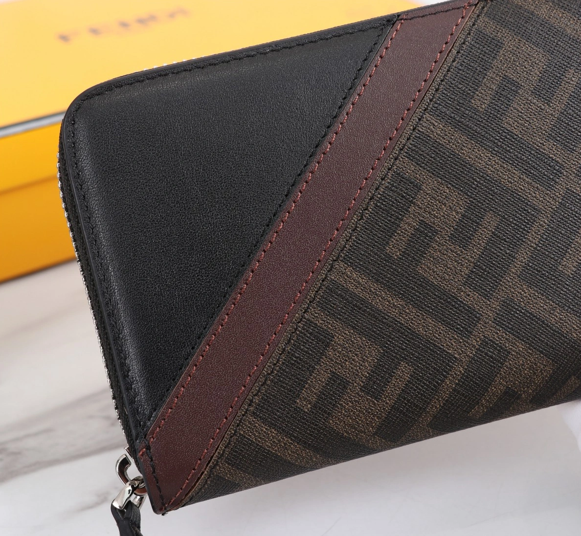 Fendi AAA Man Wallets Refined 5201