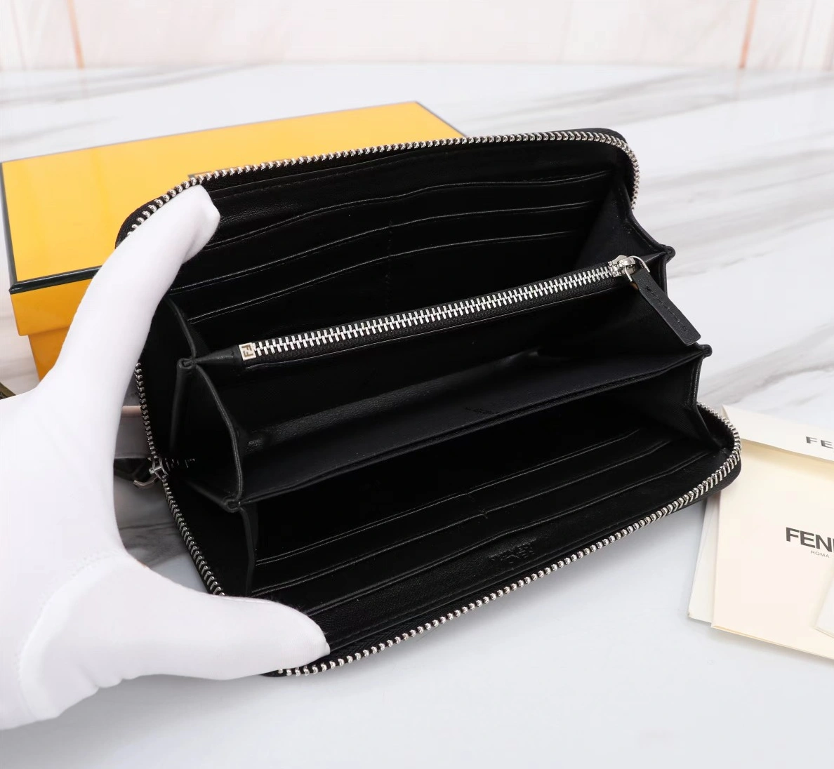 Fendi AAA Man Wallets Reliable 3764