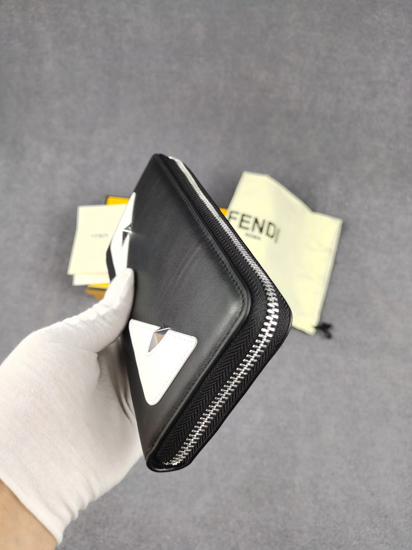Fendi AAA Man Wallets Reliable 4265