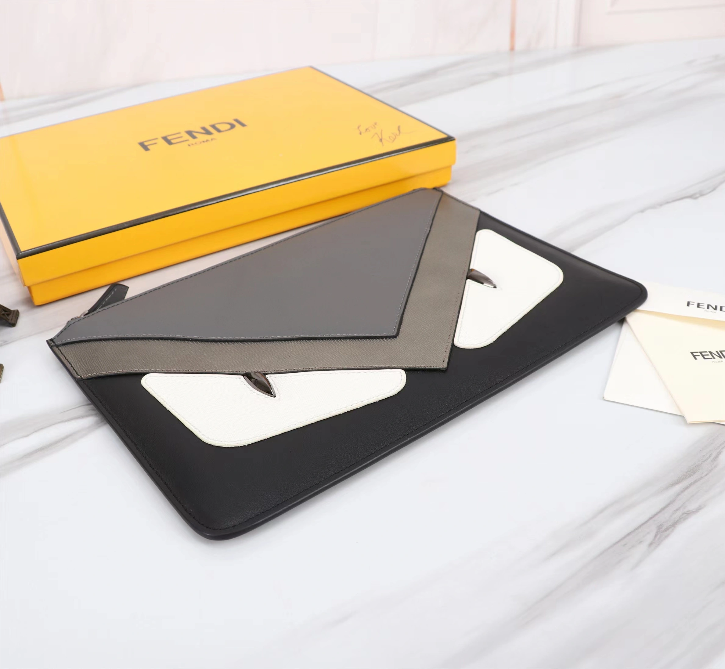 Fendi AAA Man Wallets Reliable 8940