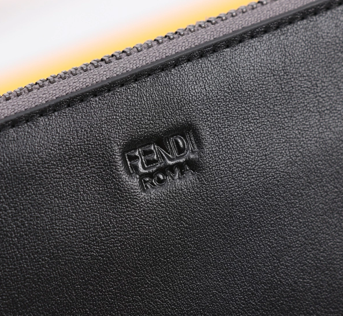 Fendi AAA Man Wallets Reliable 8940