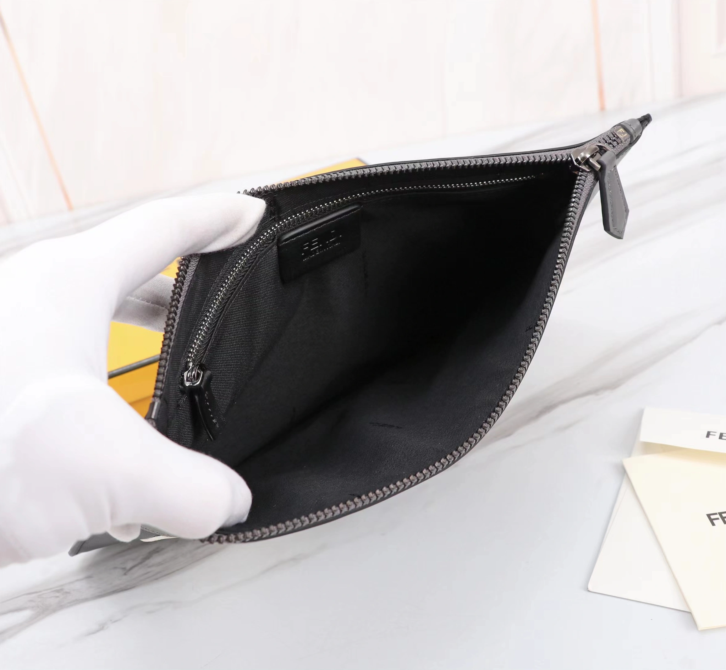 Fendi AAA Man Wallets Reliable 8940