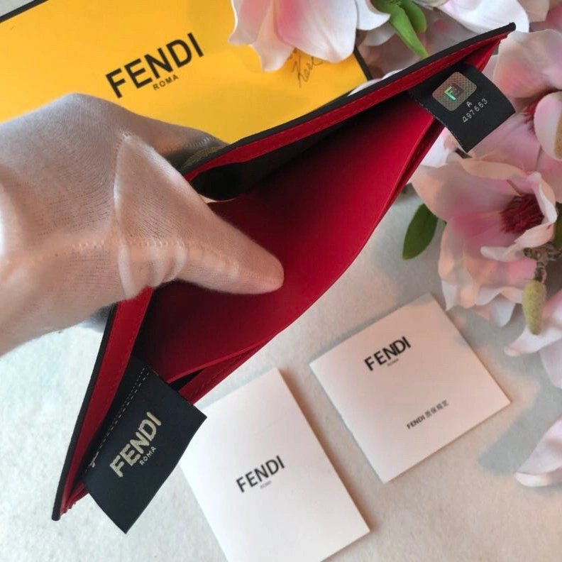 Fendi AAA Man Wallets Sleek 6715