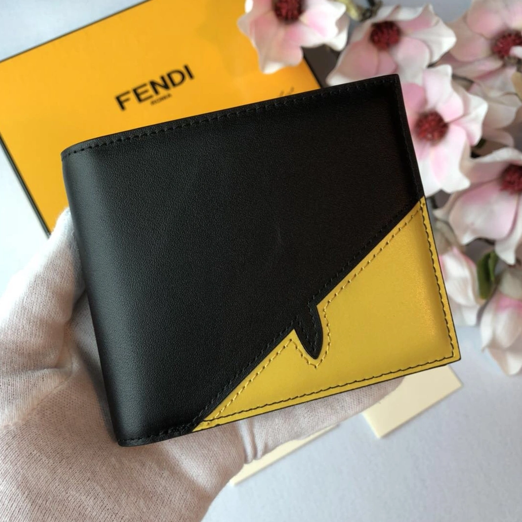 Fendi AAA Man Wallets Sleek 7174