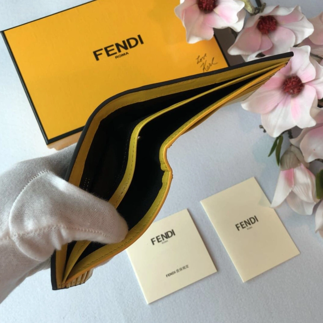 Fendi AAA Man Wallets Sleek 7174