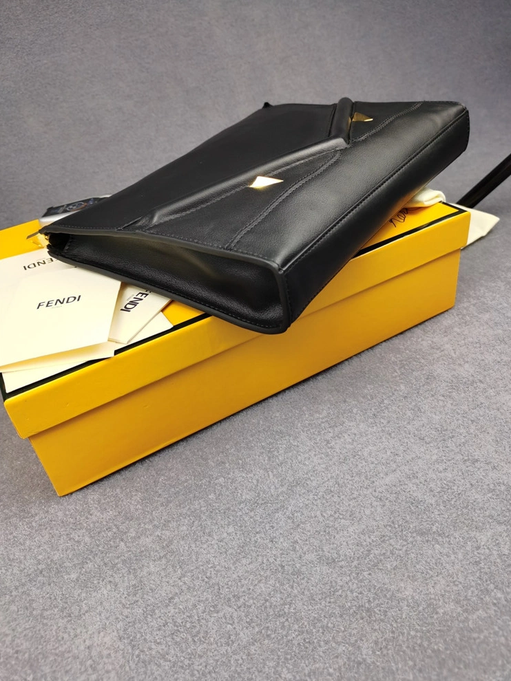 Fendi AAA Man Wallets Trendsetting 1262