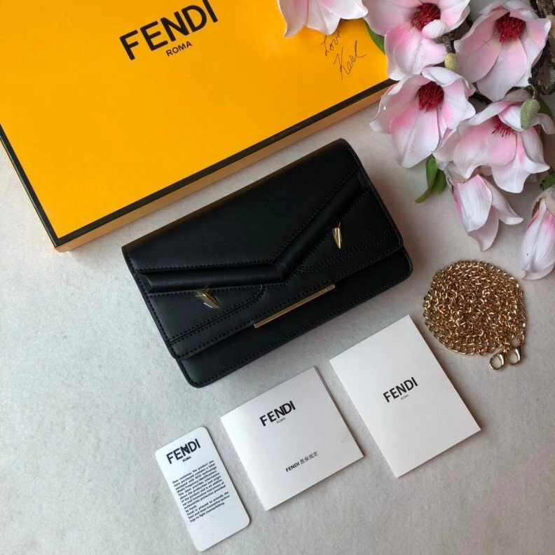 Fendi AAA Man Wallets Trendy 6520