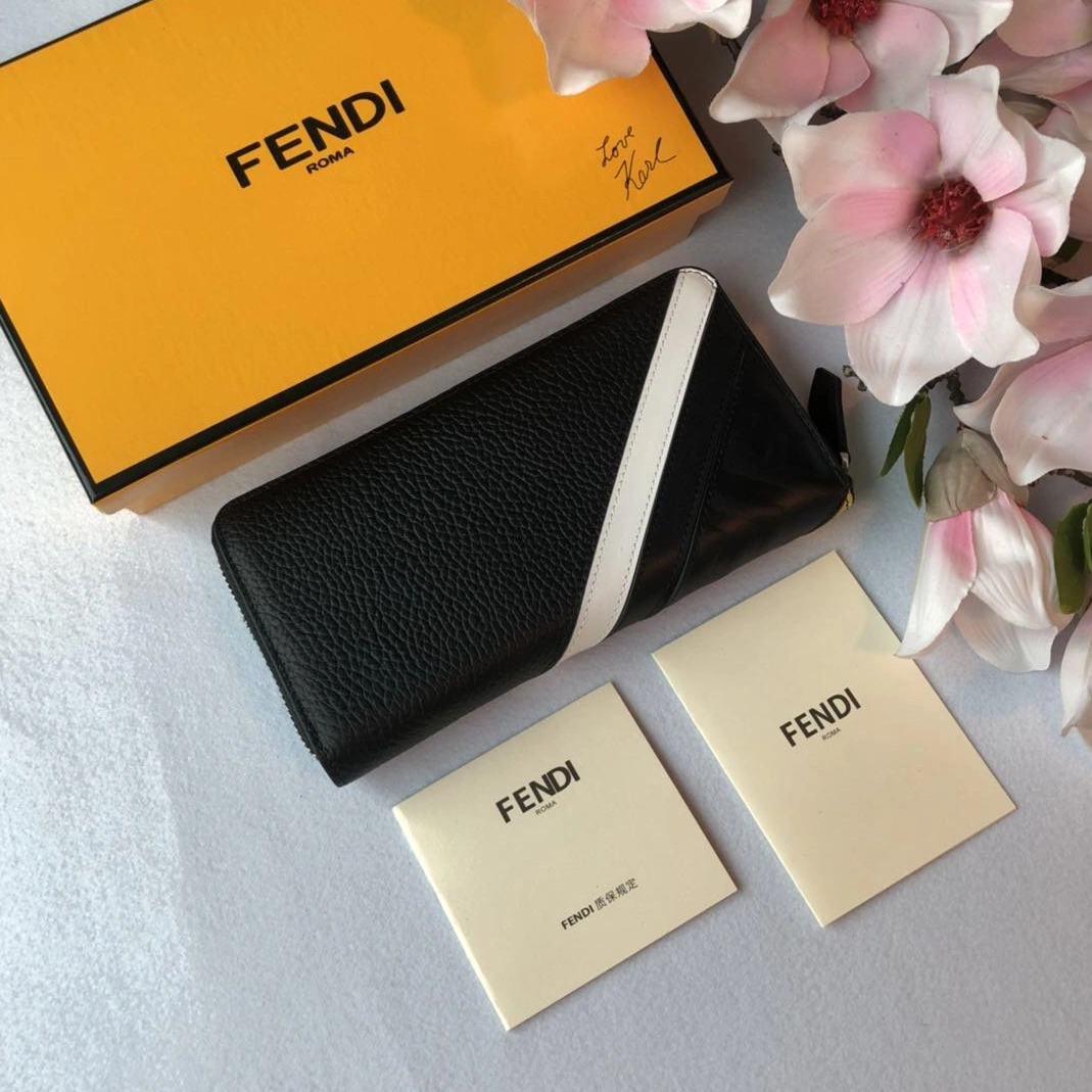 Fendi AAA Man Wallets WellDesigned 770