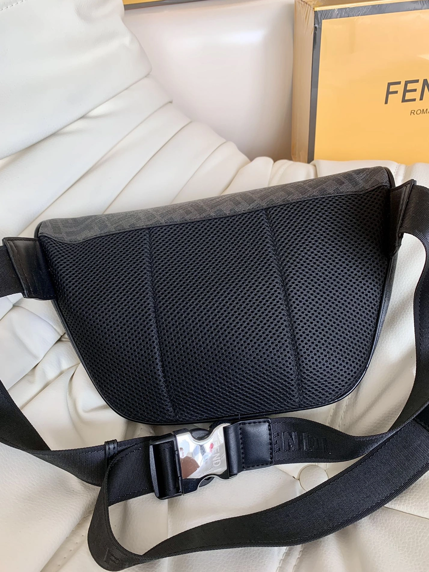 Fendi AAA Quality Belt Bags Breathable 2136