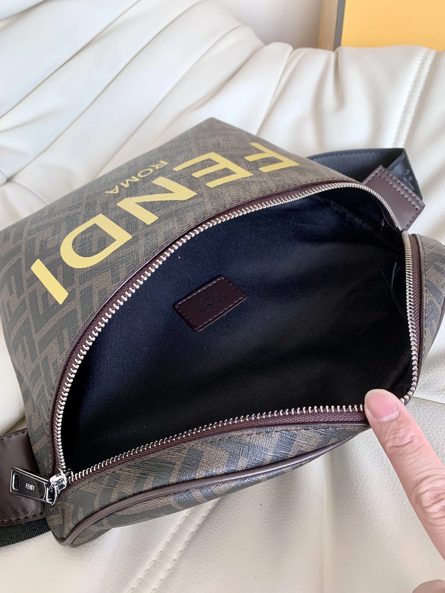 Fendi AAA Quality Belt Bags Classic 6559