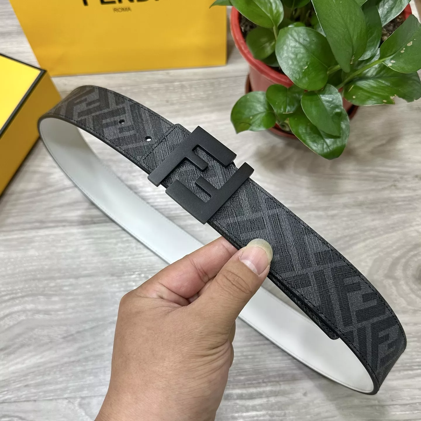 Fendi AAA Quality Belts In 4.0cm For Men Bright 6192