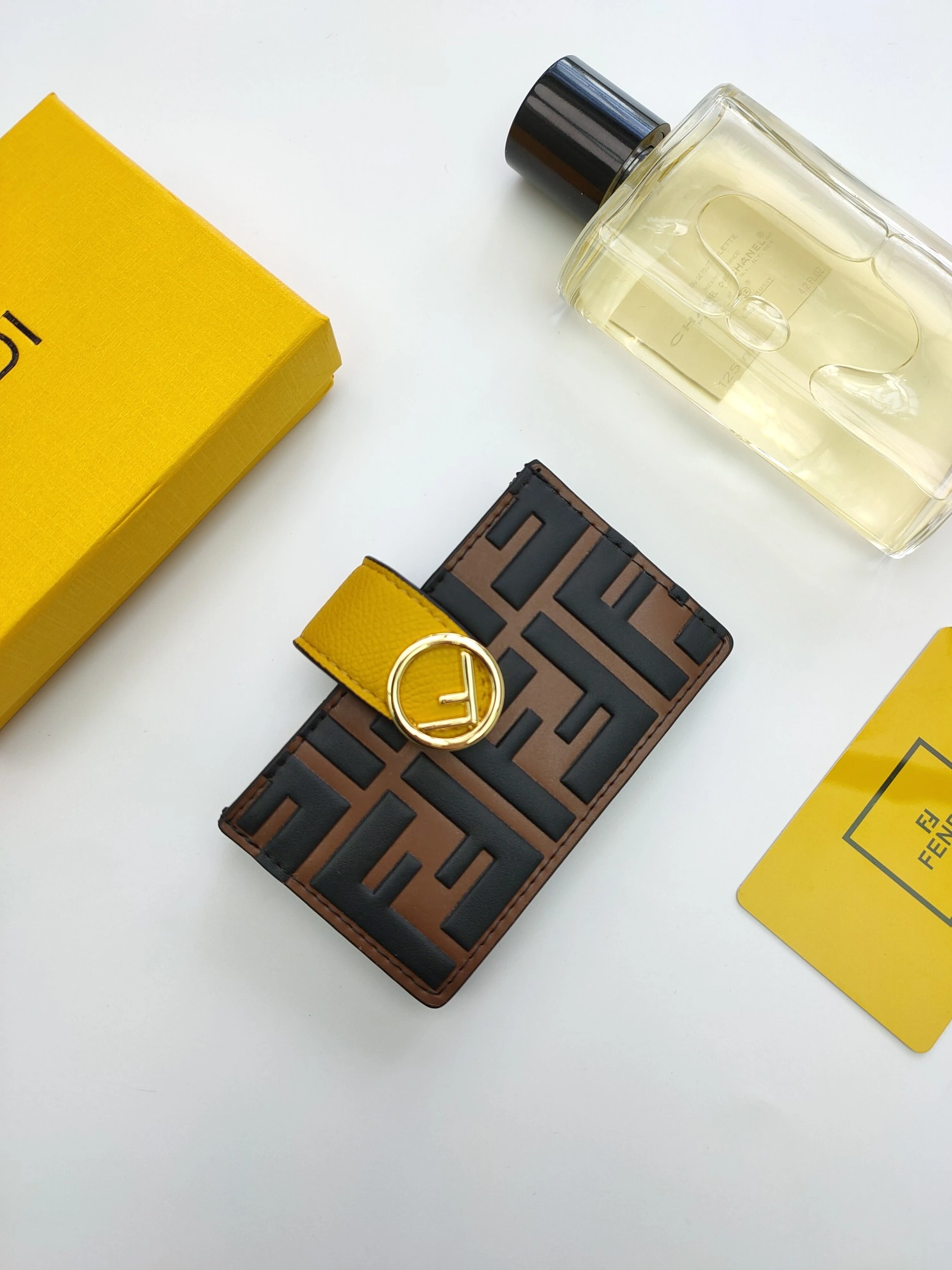 Fendi AAA Quality Card Case For Women Stylish 4325