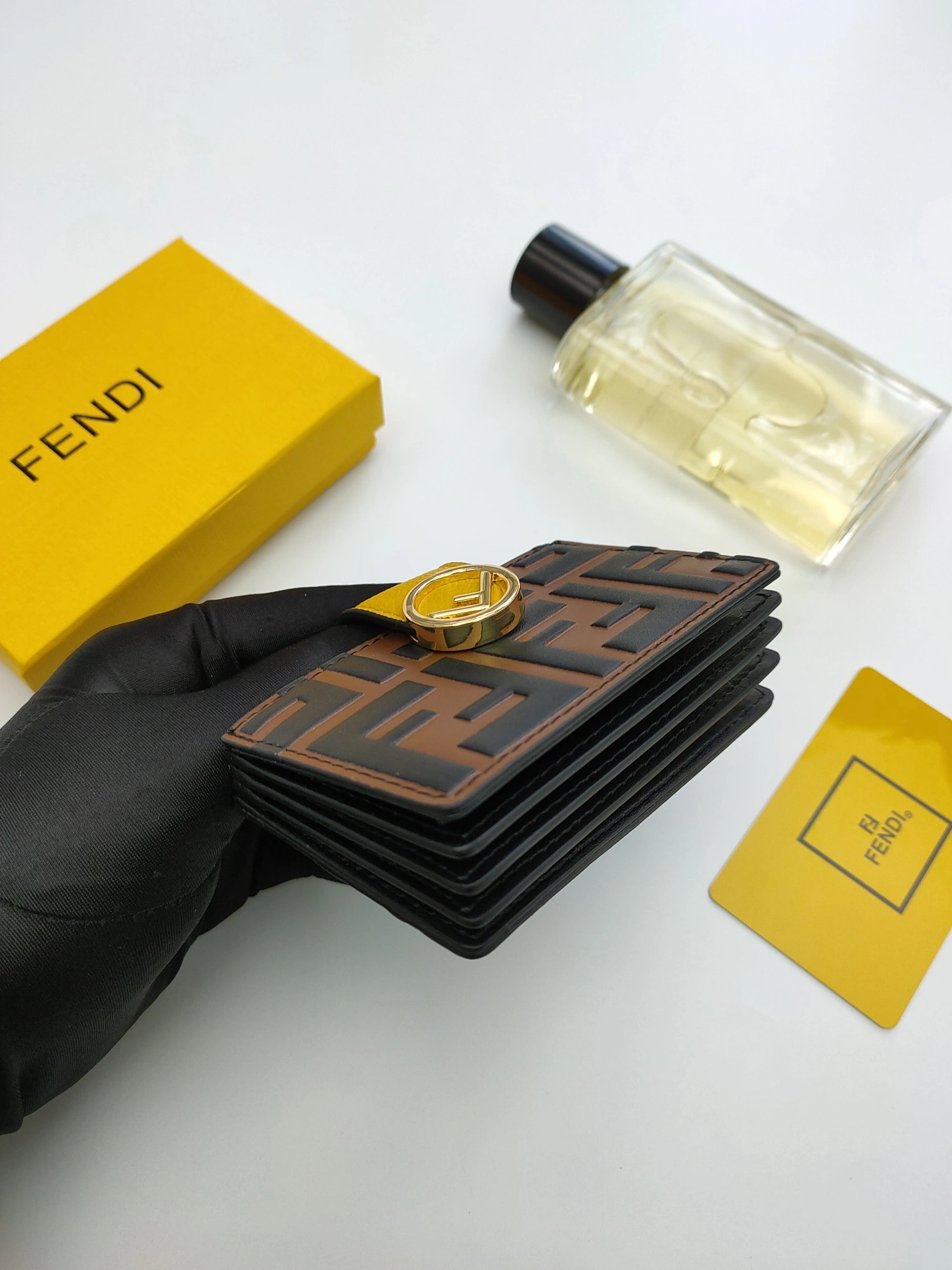 Fendi AAA Quality Card Case For Women Stylish 4325