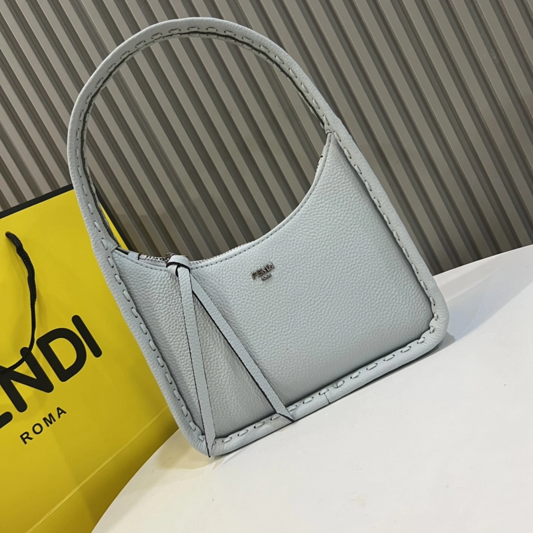 Fendi AAA Quality Handbags For Women Bright 877