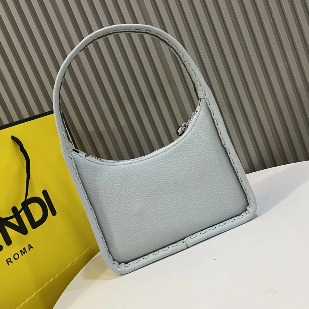 Fendi AAA Quality Handbags For Women Bright 877