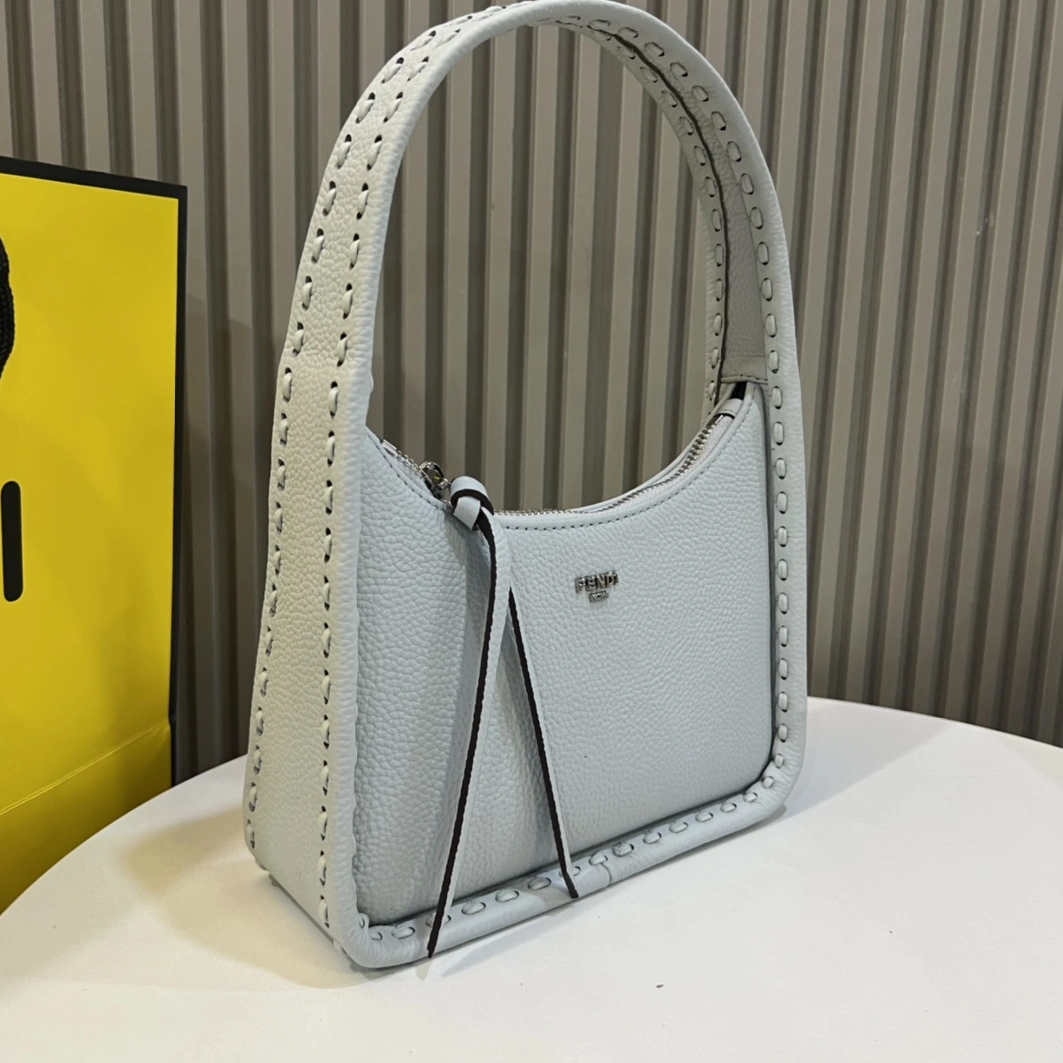 Fendi AAA Quality Handbags For Women Bright 877