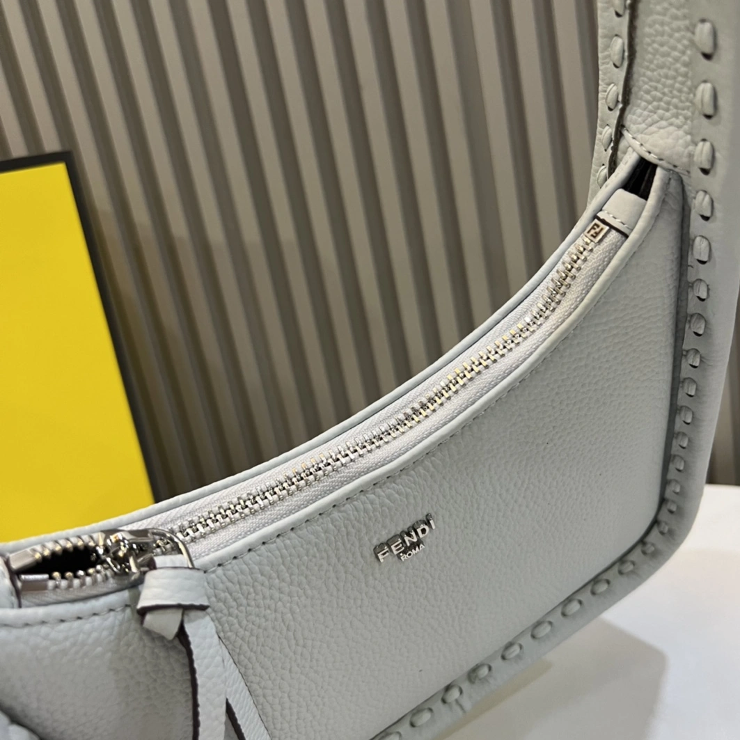 Fendi AAA Quality Handbags For Women Bright 877