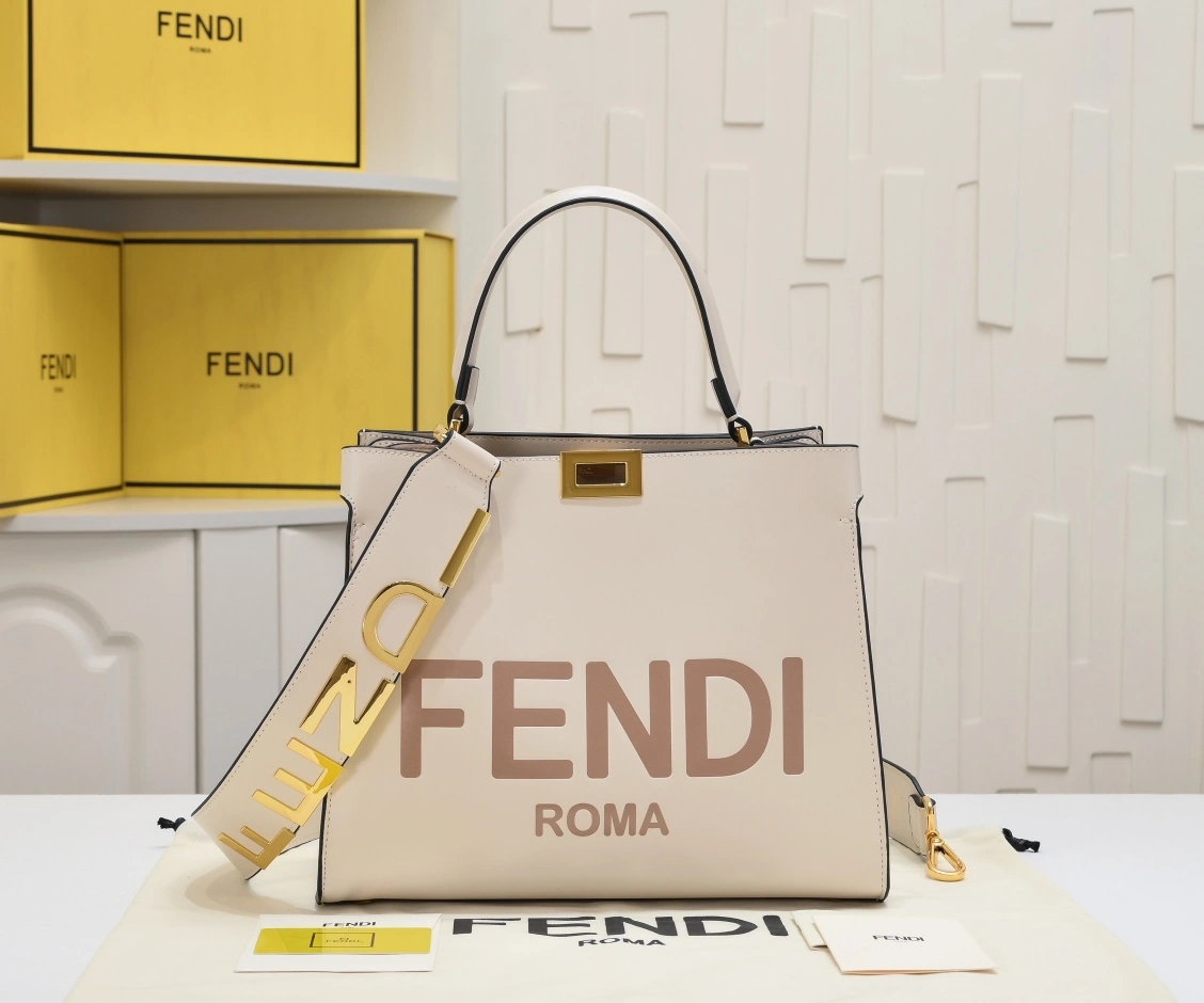 Fendi AAA Quality Handbags For Women Comfortable 5228