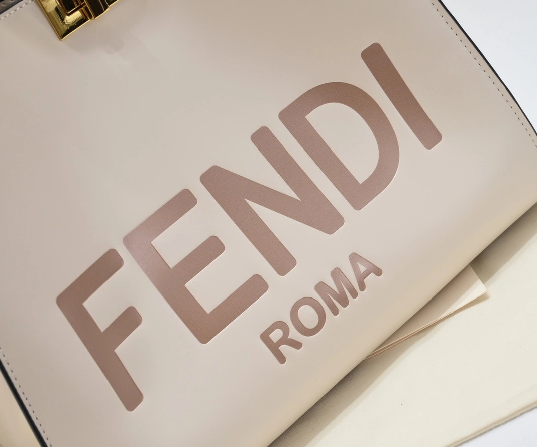 Fendi AAA Quality Handbags For Women Comfortable 5228