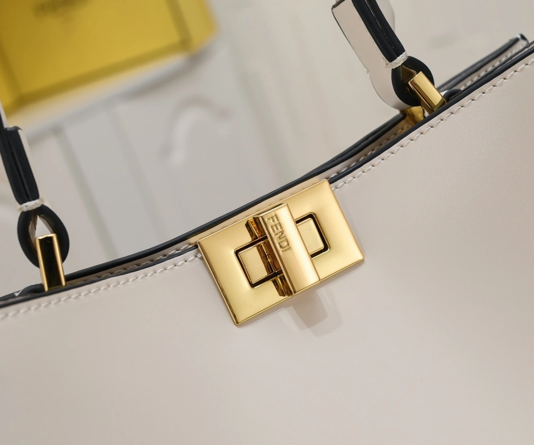 Fendi AAA Quality Handbags For Women Comfortable 5228