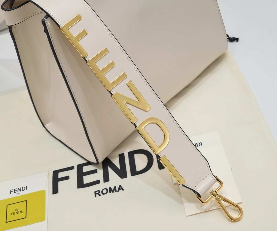 Fendi AAA Quality Handbags For Women Comfortable 5228