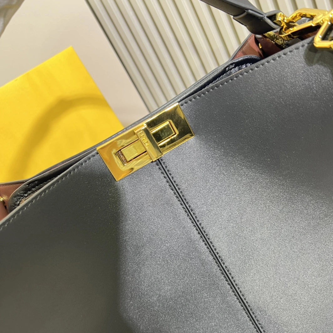 Fendi AAA Quality Handbags For Women Comfortable 6756