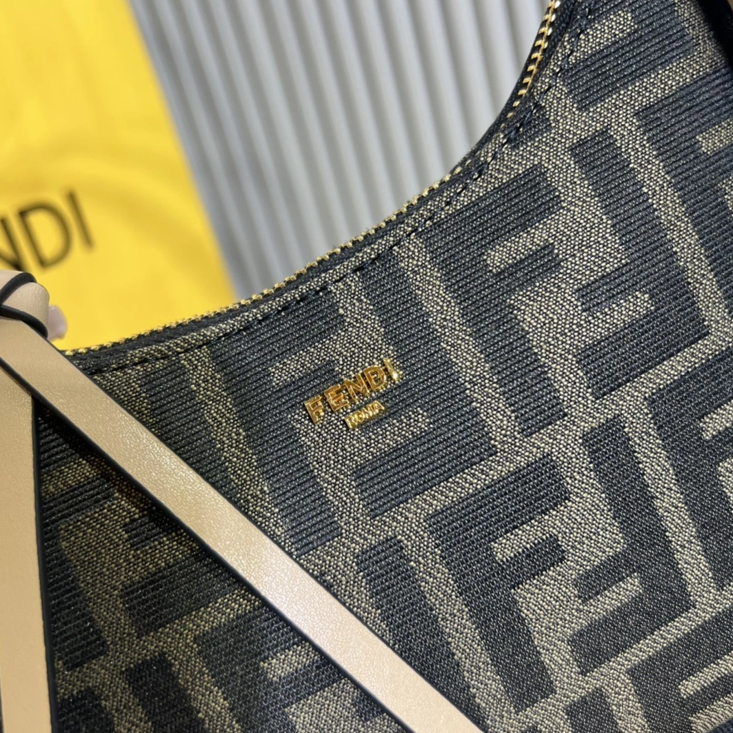 Fendi AAA Quality Handbags For Women Fashionable 7797