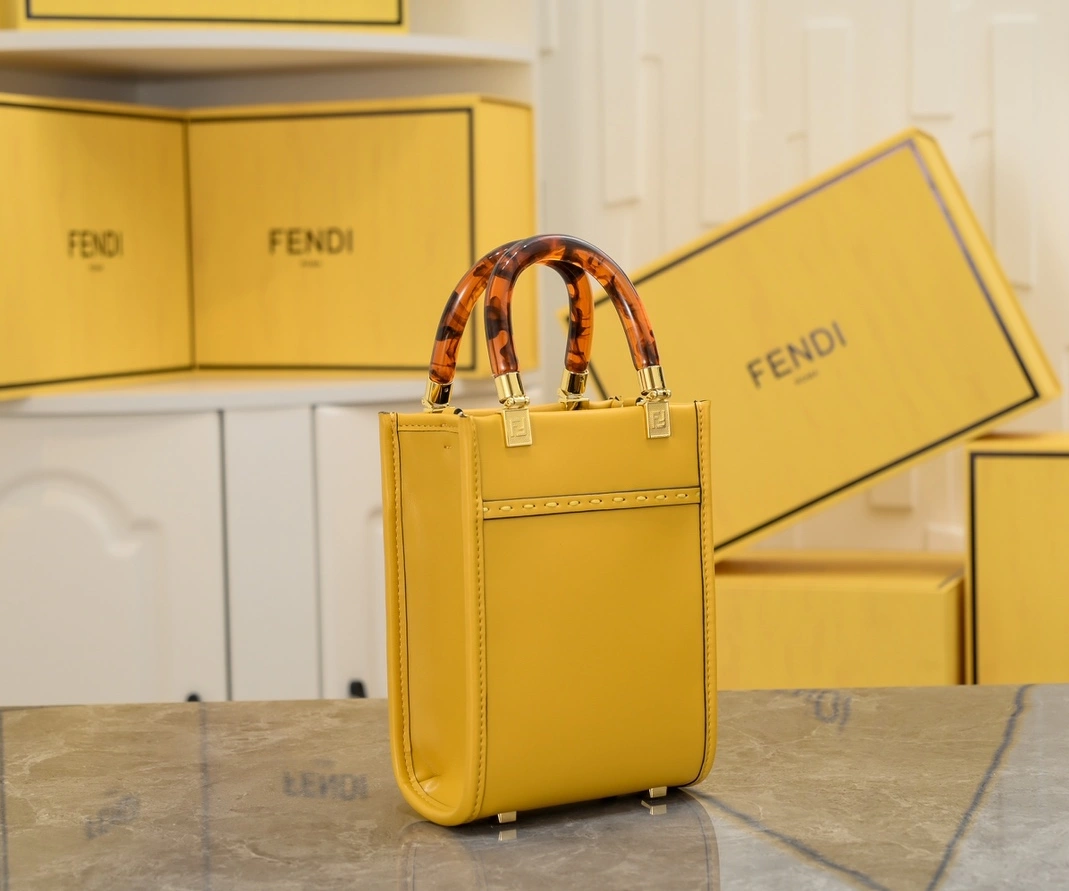 Fendi AAA Quality Handbags For Women GoodFit 6516