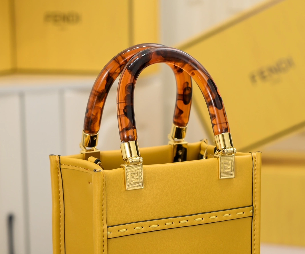 Fendi AAA Quality Handbags For Women GoodFit 6516