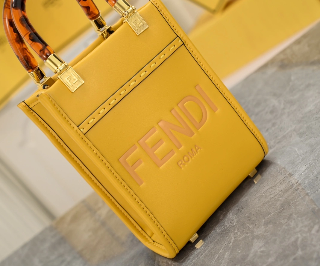 Fendi AAA Quality Handbags For Women GoodFit 6516