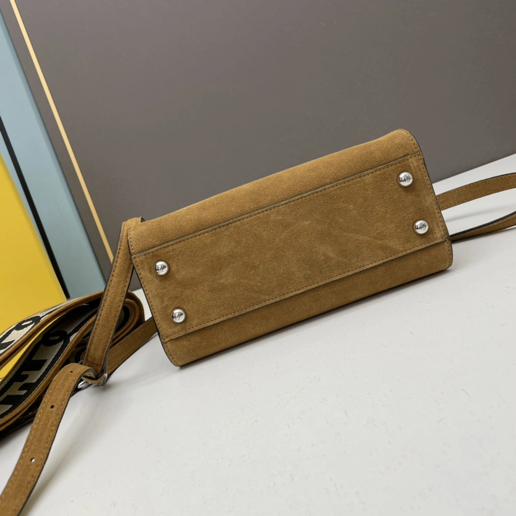 Fendi AAA Quality Handbags For Women NewStyle 9657
