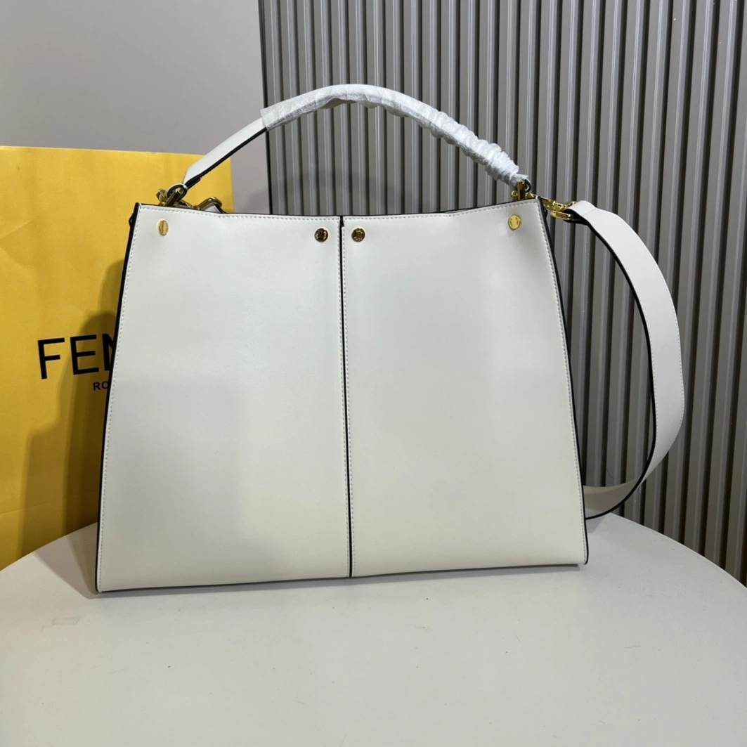 Fendi AAA Quality Handbags For Women Popular 2418