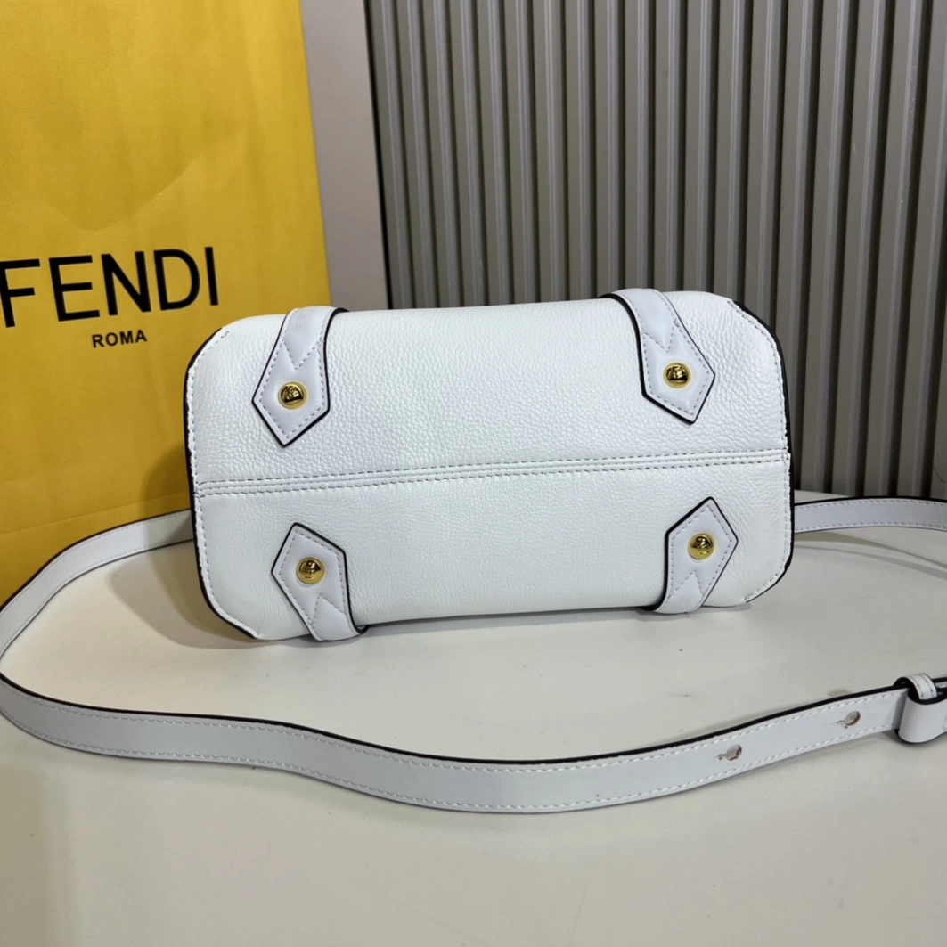 Fendi AAA Quality Handbags For Women Soft 8883