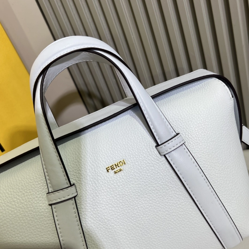 Fendi AAA Quality Handbags For Women Soft 8883